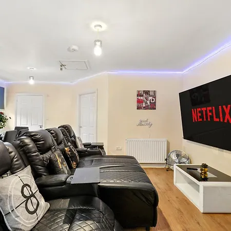 Lt Properties Unique Bungalow Style Spacious One Bedroom Apartment In Luton Town Centre Super Size Round Bed Netflix Exterior foto