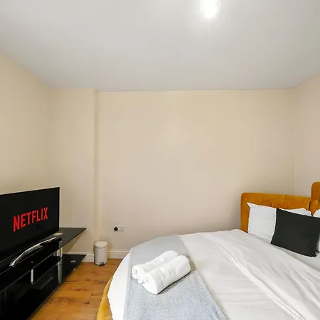 Lt Properties Unique Bungalow Style Spacious One Bedroom Apartment In Luton Town Centre Super Size Round Bed Netflix Exterior foto