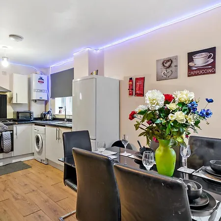 Lt Properties Unique Bungalow Style Spacious One Bedroom Apartment In Luton Town Centre Super Size Round Bed Netflix Exterior foto