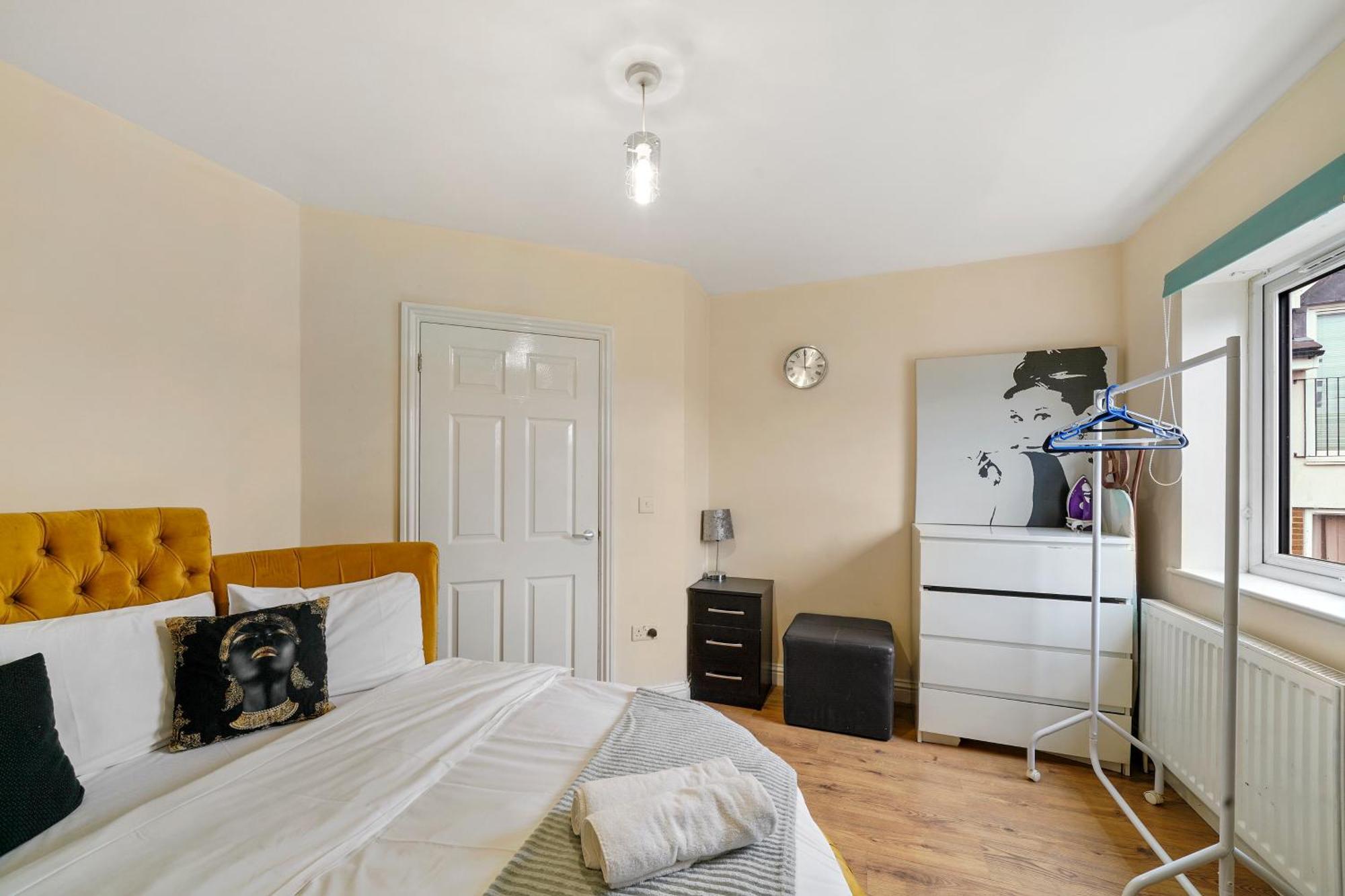 Lt Properties: Unique Bungalow-style In Luton Centre Apartment