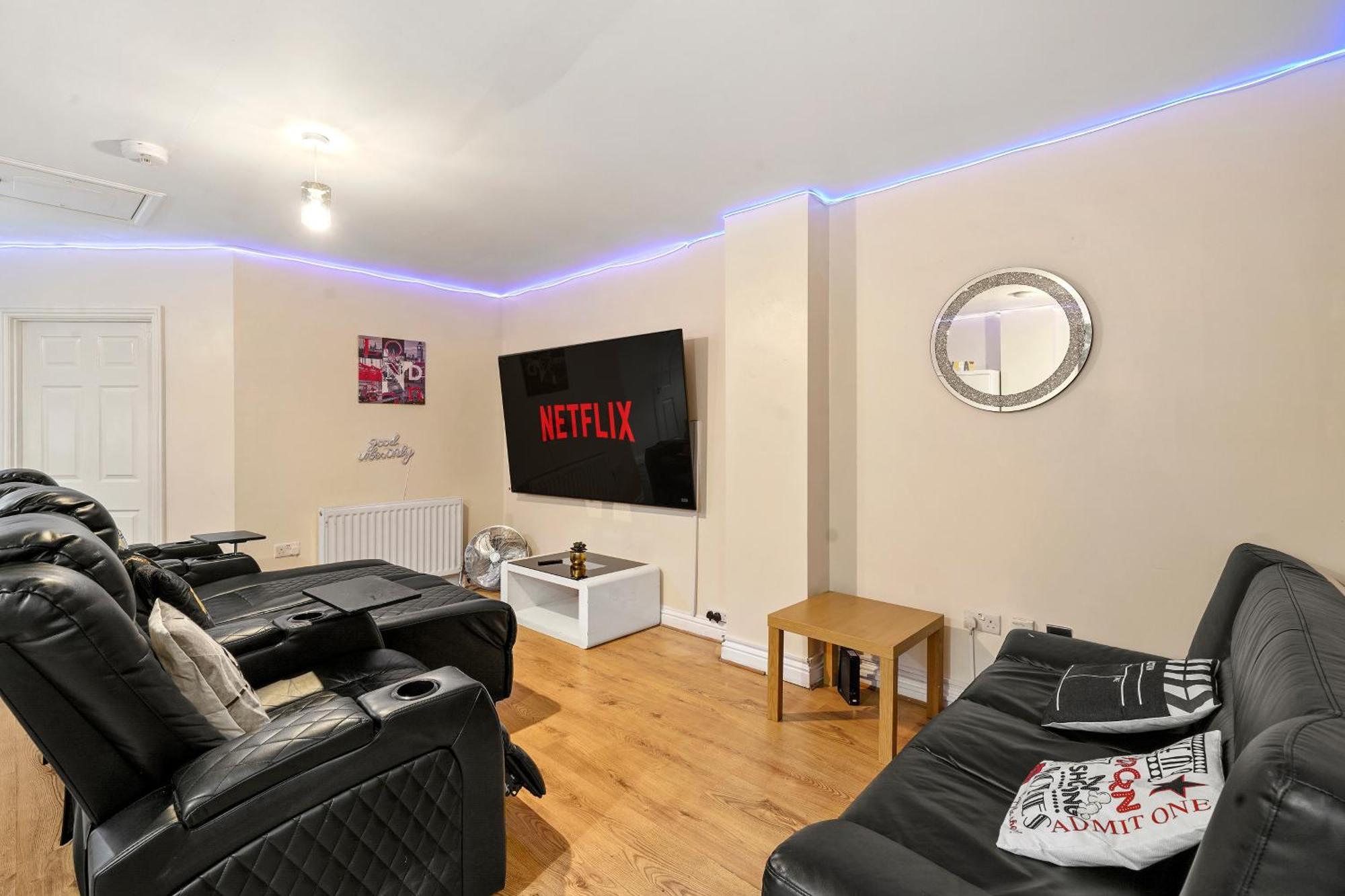 Apartment Lt Properties: Unique Bungalow-style In Luton Centre *